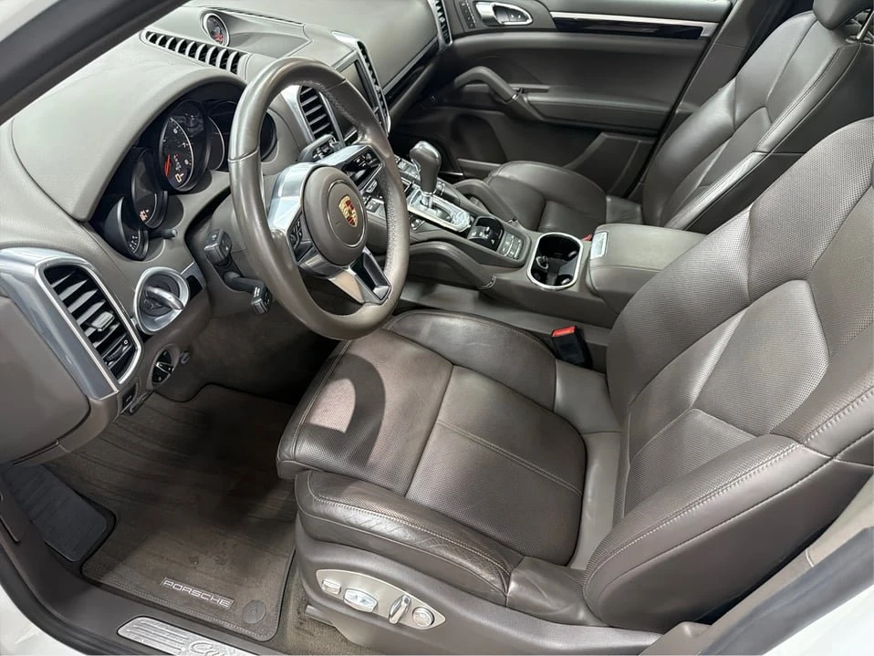 2016 Porsche 958 Cayenne - Image 12 of 20