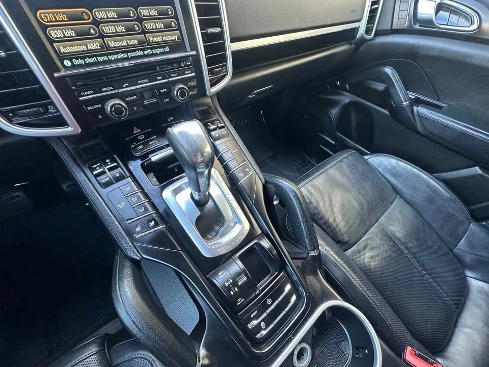 2016 Porsche 958 Cayenne - Image 13 of 18