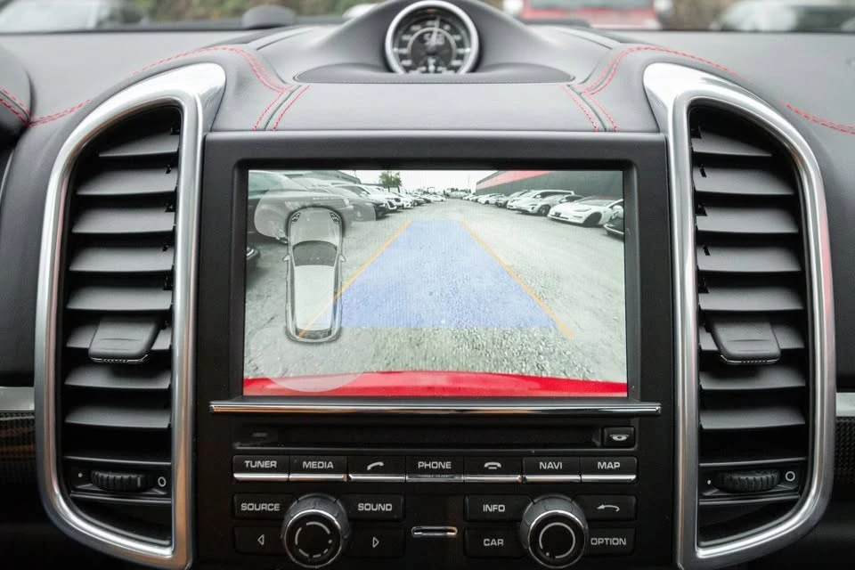2016 Porsche 958 Cayenne - Image 16 of 20