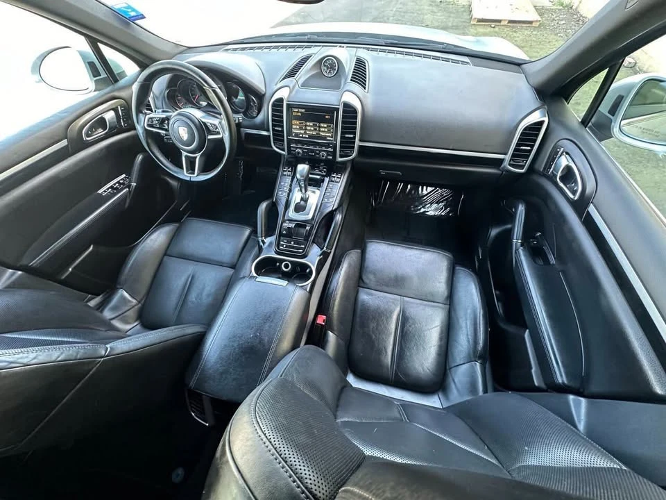 2016 Porsche 958 Cayenne - Image 10 of 18