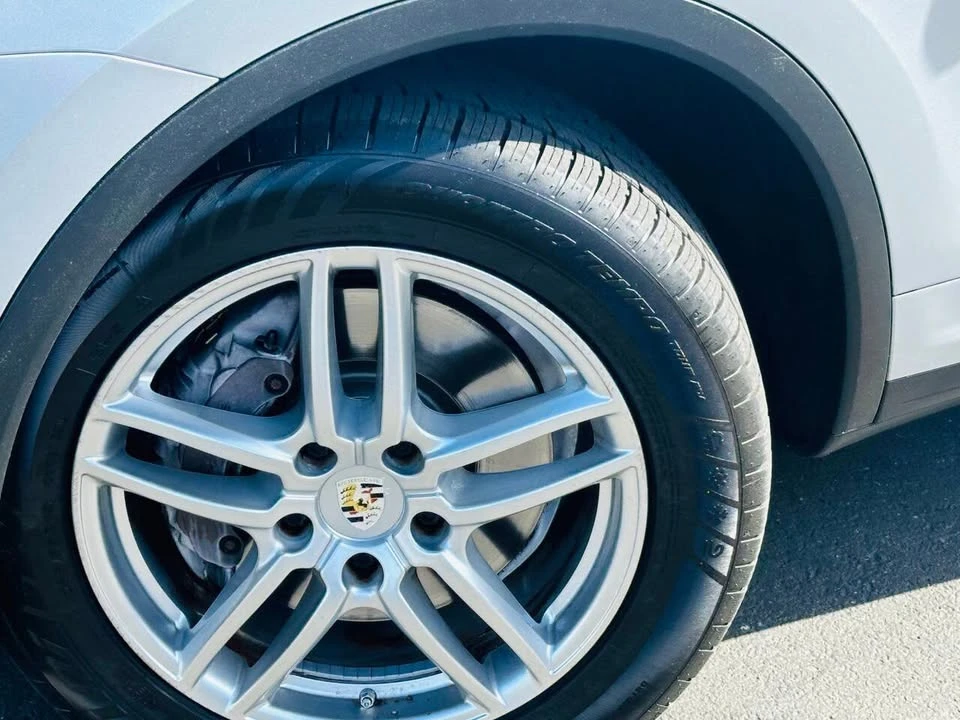 2016 Porsche 958 Cayenne - Image 17 of 18
