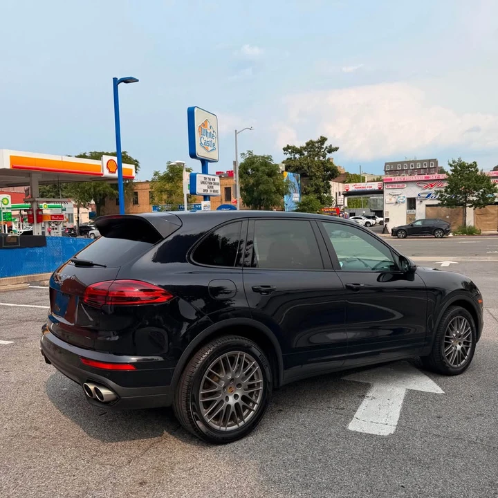 2016 Porsche 958 Cayenne - Image 6 of 10