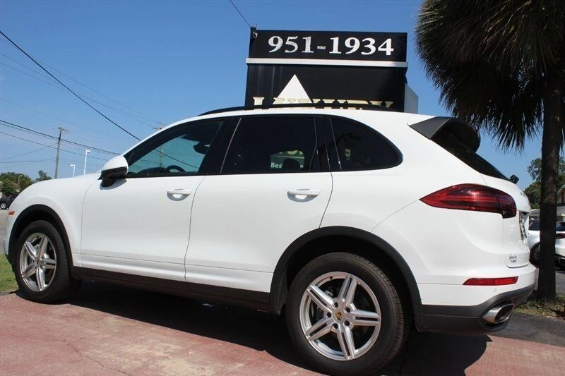 2016 Porsche 958 Cayenne - Image 16 of 20