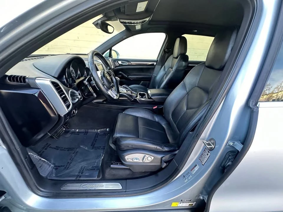 2016 Porsche 958 Cayenne - Image 8 of 18