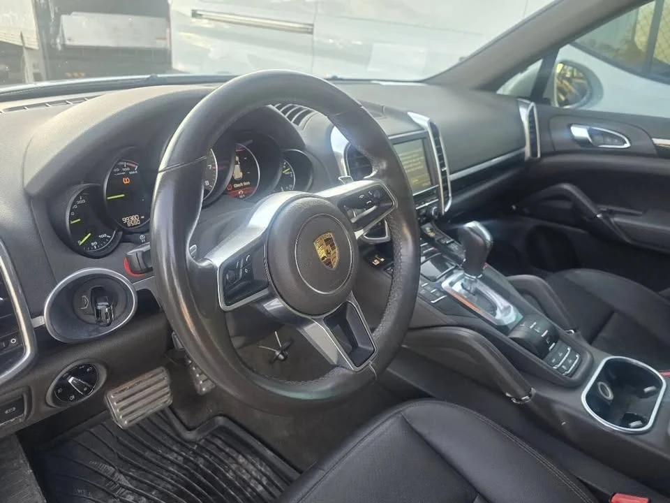 2016 Porsche 958 Cayenne - Image 17 of 20