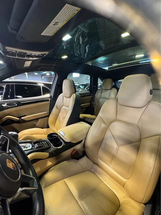 2016 Porsche 958 Cayenne - Image 2 of 4