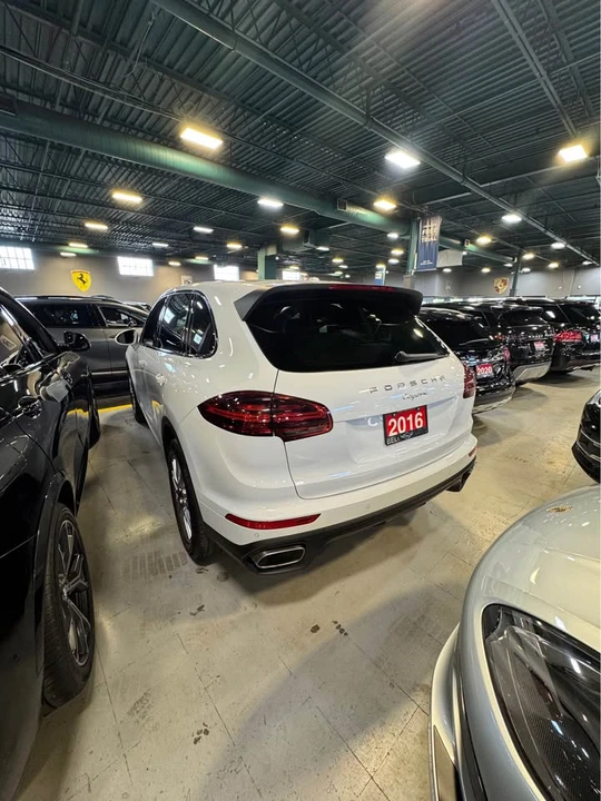 2016 Porsche 958 Cayenne - Image 4 of 4