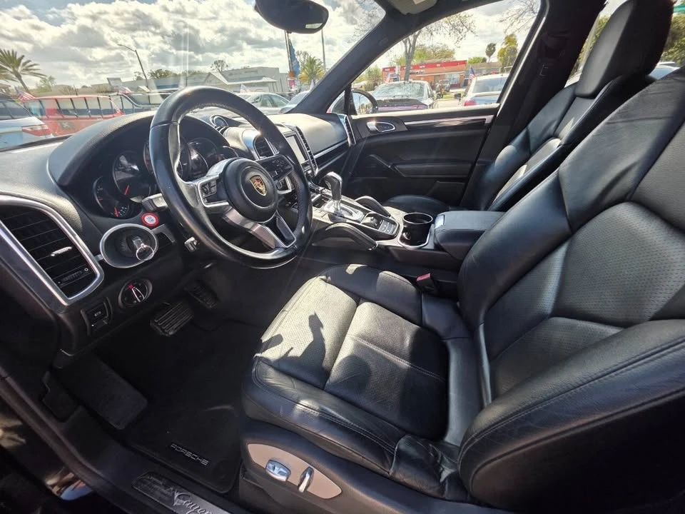 2016 Porsche 958 Cayenne - Image 10 of 18
