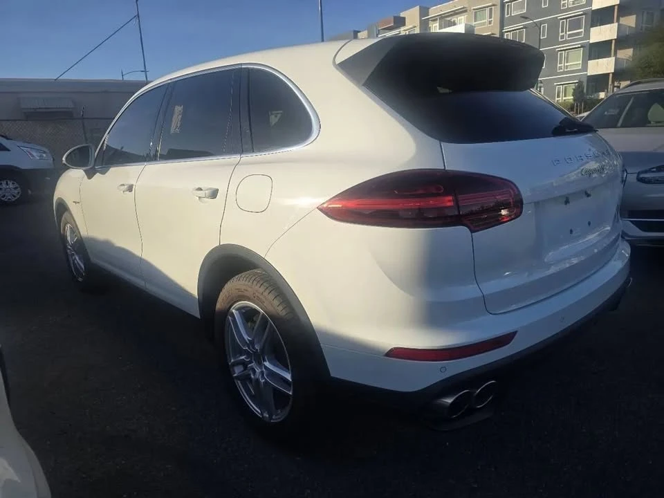2016 Porsche 958 Cayenne - Image 6 of 20