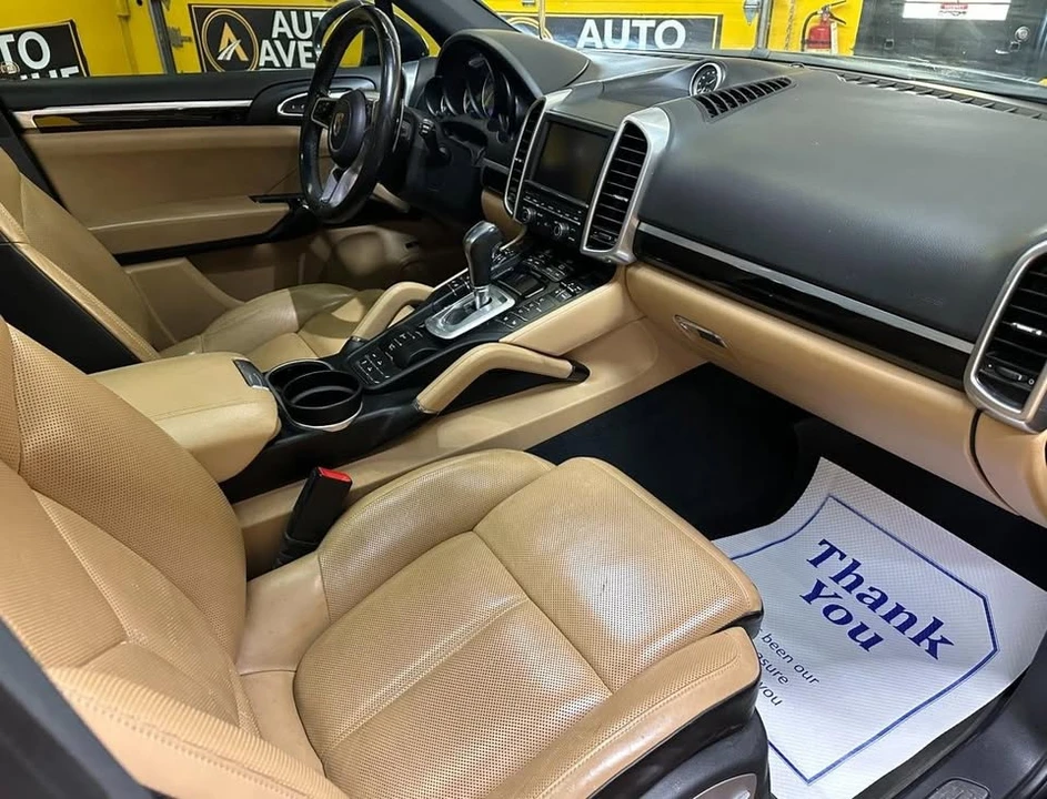 2016 Porsche 958 Cayenne - Image 13 of 17