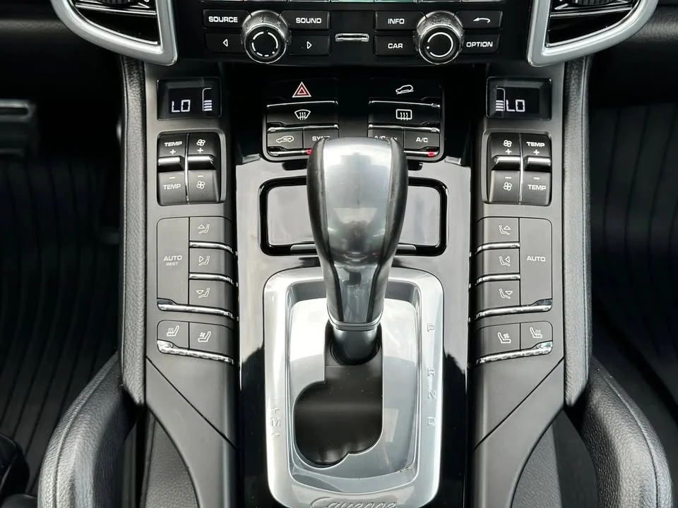 2016 Porsche 958 Cayenne - Image 15 of 20