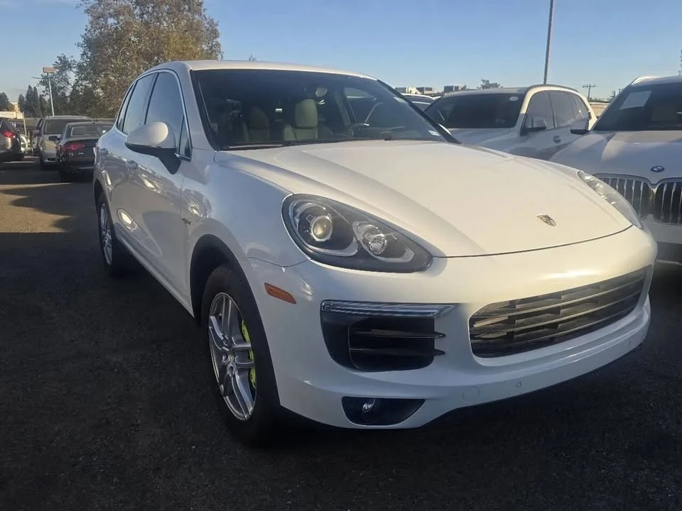 2016 Porsche 958 Cayenne - Image 10 of 20