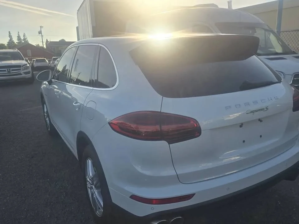 2016 Porsche 958 Cayenne - Image 13 of 20