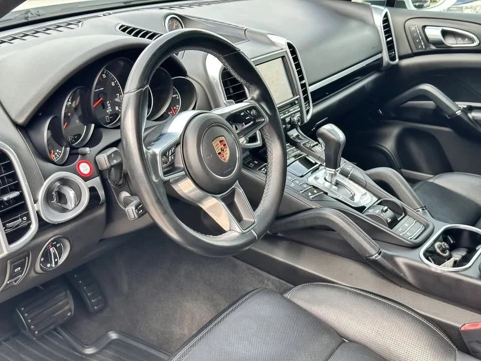 2016 Porsche 958 Cayenne - Image 10 of 20