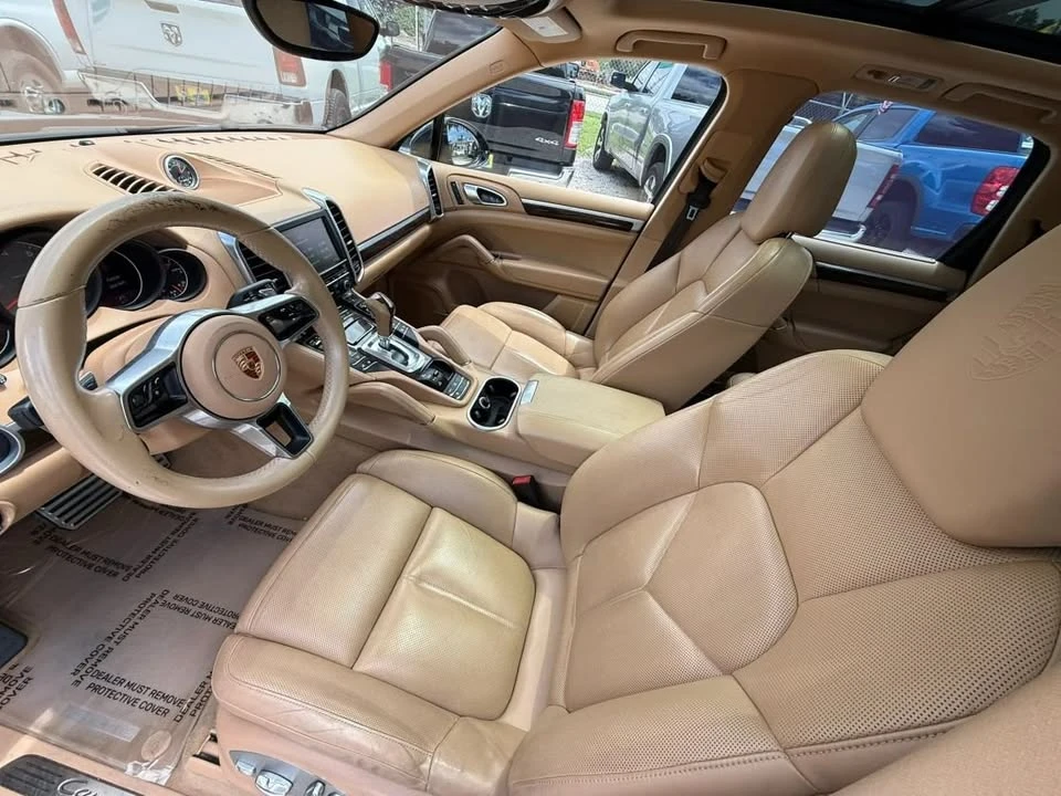 2016 Porsche 958 Cayenne - Image 4 of 8
