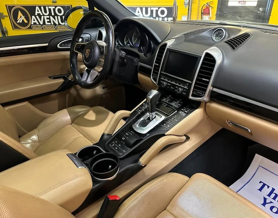 2016 Porsche 958 Cayenne - Image 14 of 17