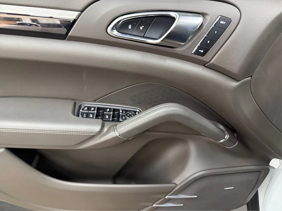 2016 Porsche 958 Cayenne - Image 17 of 20