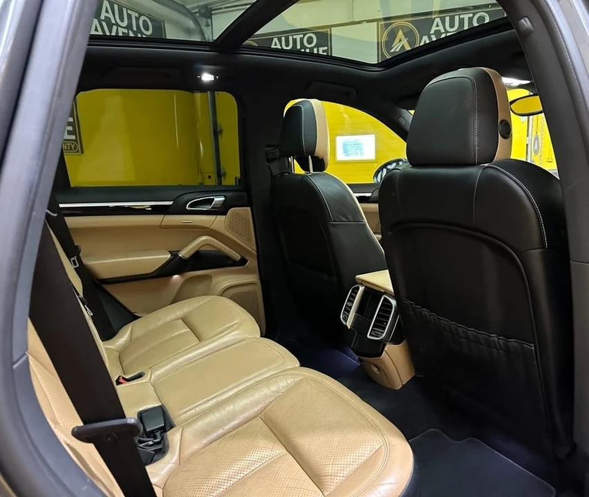 2016 Porsche 958 Cayenne - Image 12 of 17