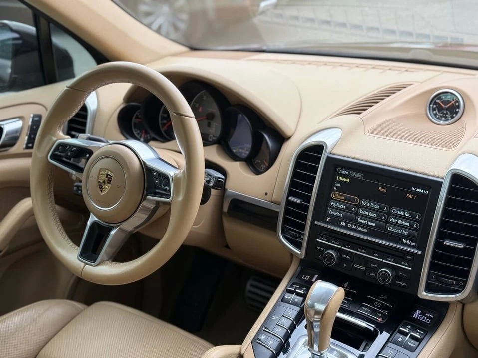 2016 Porsche 958 Cayenne - Image 10 of 20