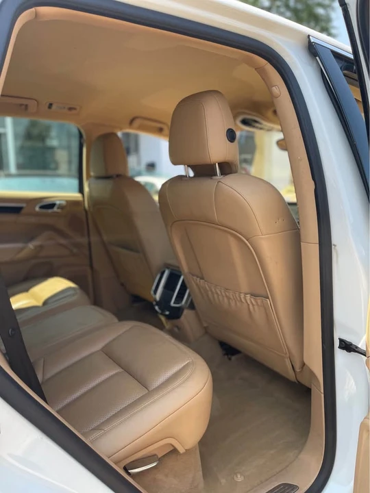 2016 Porsche 958 Cayenne - Image 14 of 20