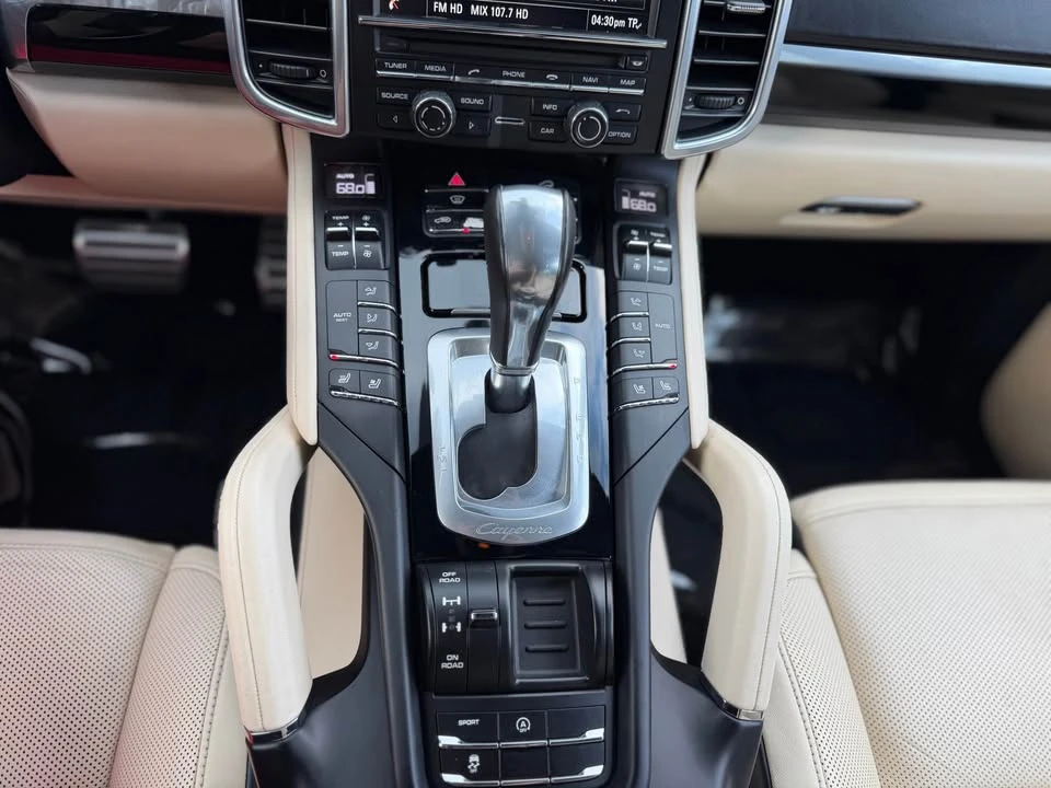 2016 Porsche 958 Cayenne - Image 13 of 19
