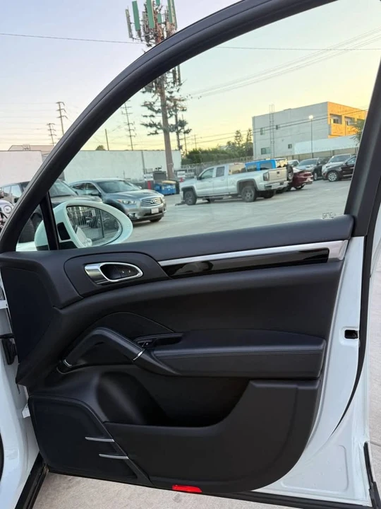 2016 Porsche 958 Cayenne - Image 14 of 18