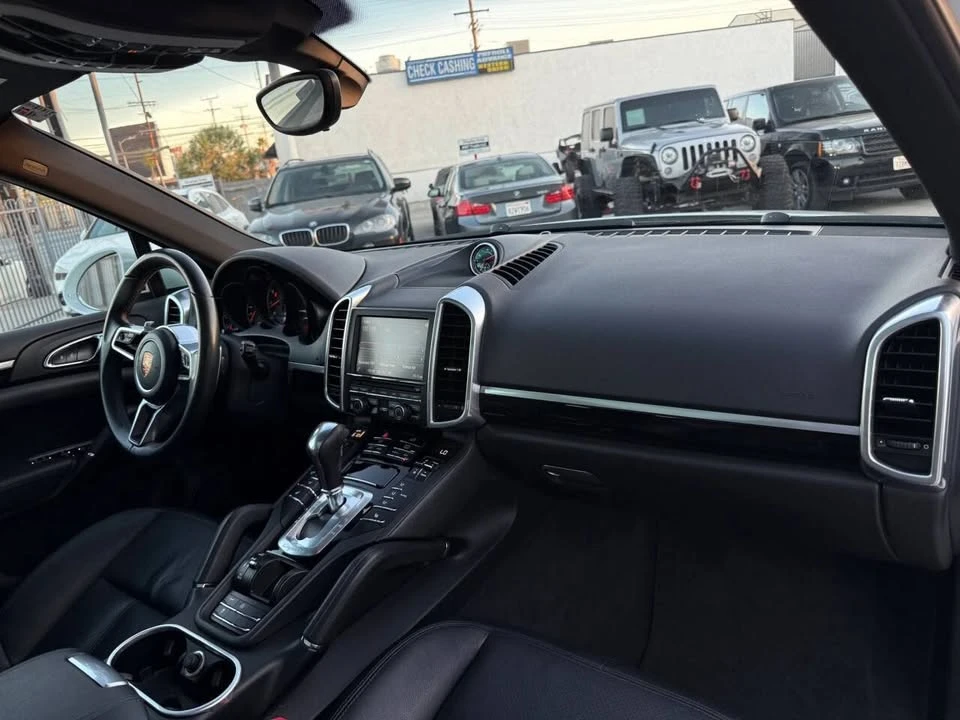 2016 Porsche 958 Cayenne - Image 13 of 18