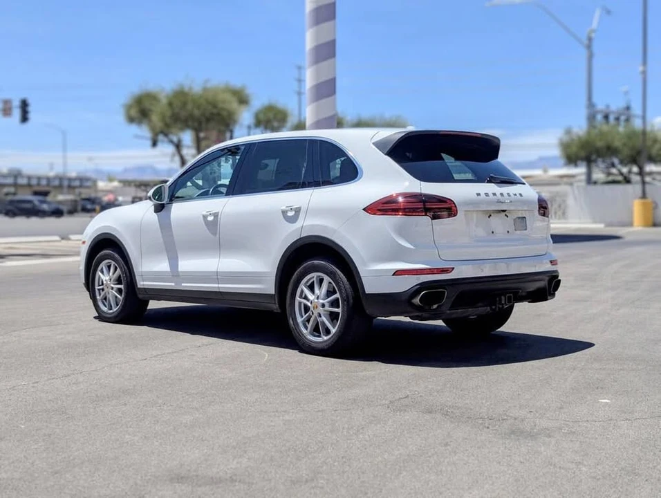2016 Porsche 958 Cayenne - Image 3 of 10