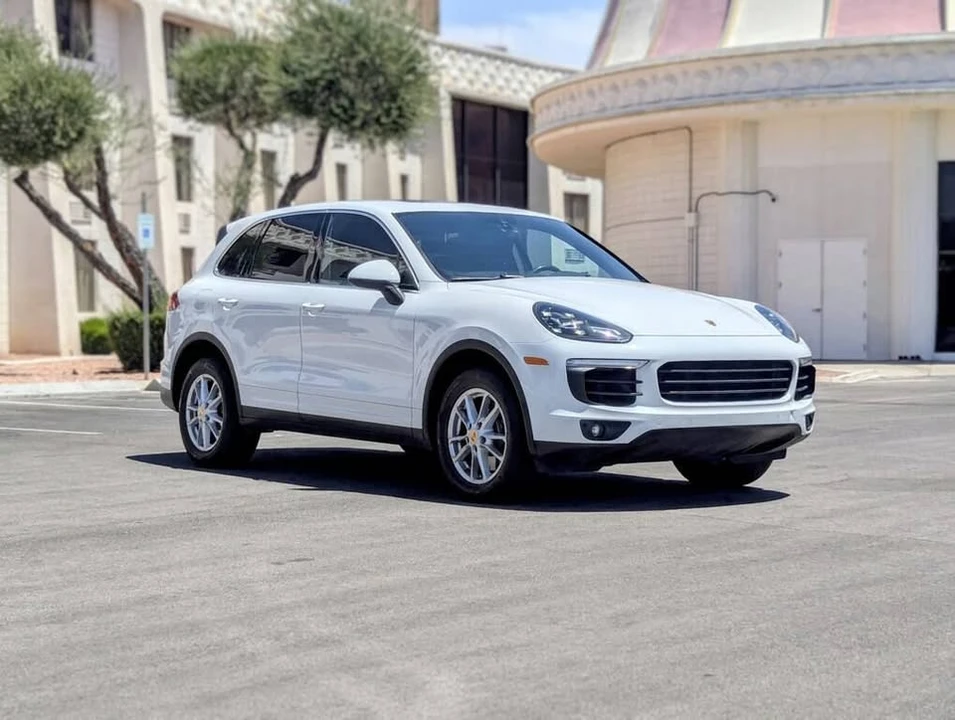 2016 Porsche 958 Cayenne - Image 2 of 10