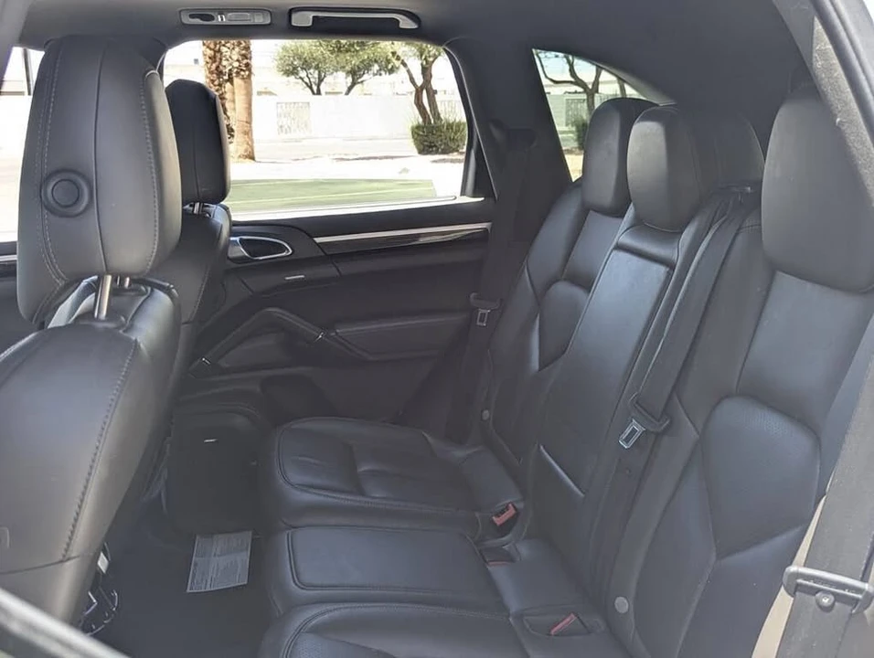 2016 Porsche 958 Cayenne - Image 9 of 10