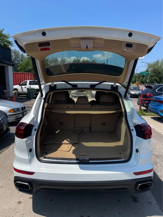 2016 Porsche 958 Cayenne - Image 9 of 20