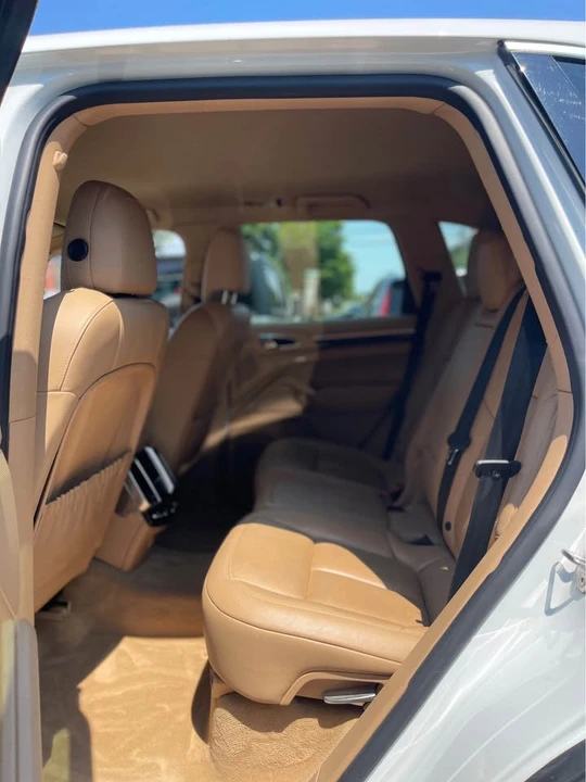 2016 Porsche 958 Cayenne - Image 10 of 20