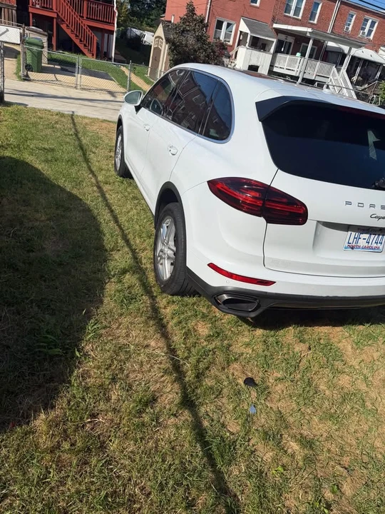 2016 Porsche 958 Cayenne - Image 4 of 11