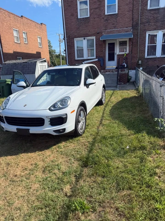 2016 Porsche 958 Cayenne - Image 2 of 11