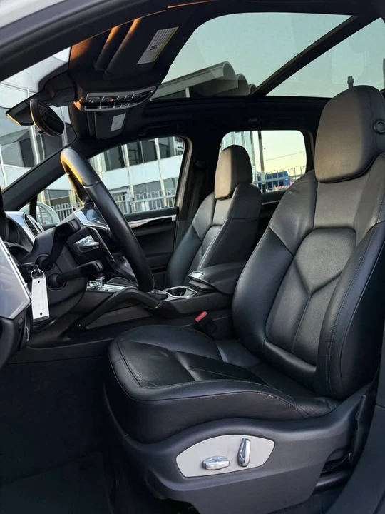 2016 Porsche 958 Cayenne - Image 8 of 18
