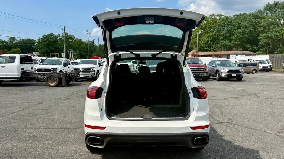 2016 Porsche 958 Cayenne - Image 9 of 20
