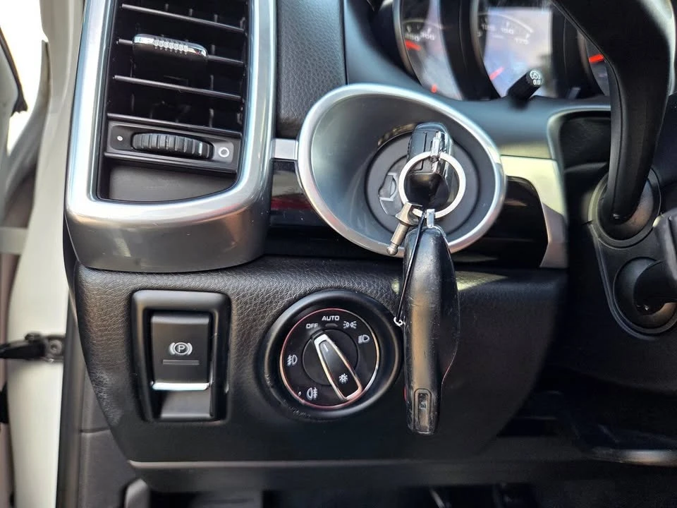 2016 Porsche 958 Cayenne - Image 19 of 20