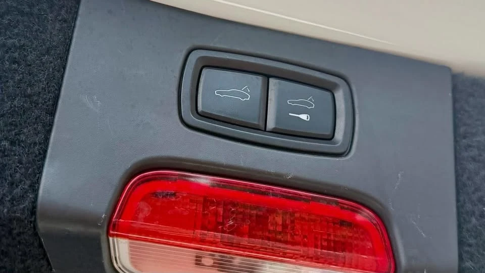 2016 Porsche 958 Cayenne - Image 10 of 20
