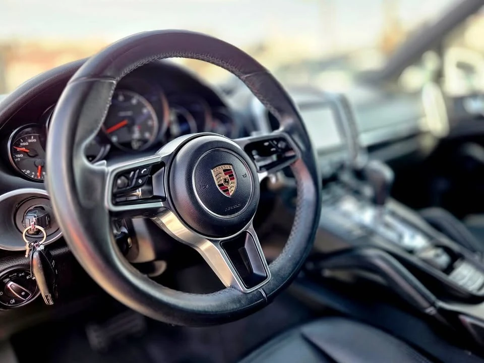 2016 Porsche 958 Cayenne - Image 13 of 20