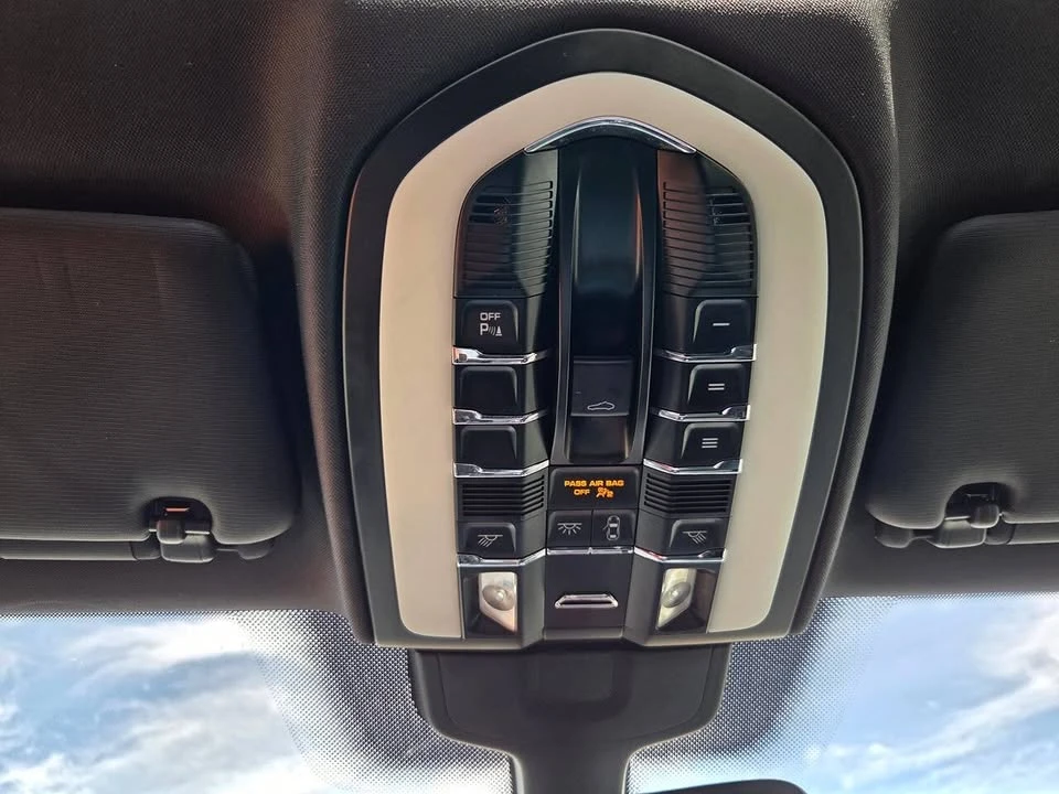 2016 Porsche 958 Cayenne - Image 17 of 20