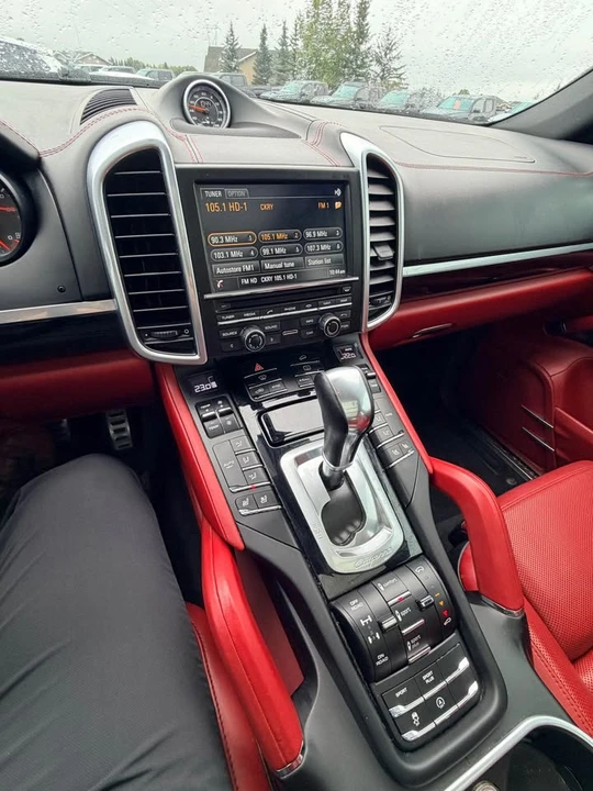 2016 Porsche 958 Cayenne - Image 3 of 4