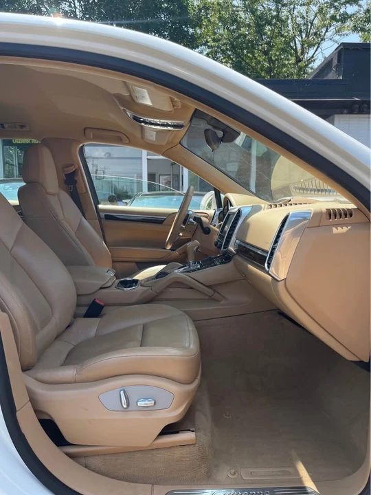 2016 Porsche 958 Cayenne - Image 12 of 20