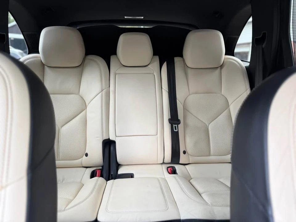 2016 Porsche 958 Cayenne - Image 16 of 19