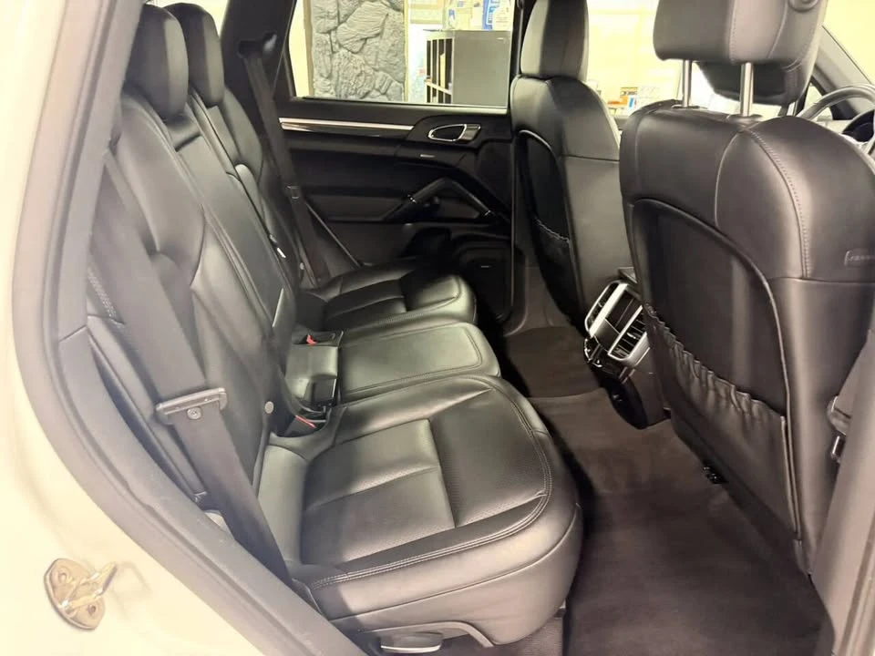 2016 Porsche 958 Cayenne - Image 13 of 20