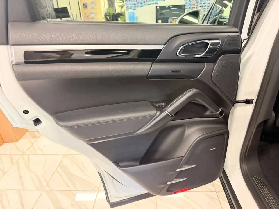 2016 Porsche 958 Cayenne - Image 12 of 20