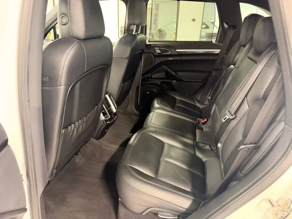 2016 Porsche 958 Cayenne - Image 11 of 20