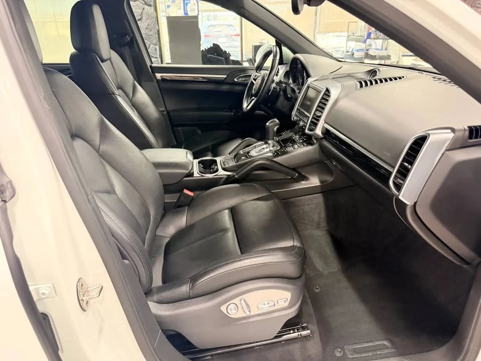 2016 Porsche 958 Cayenne - Image 15 of 20