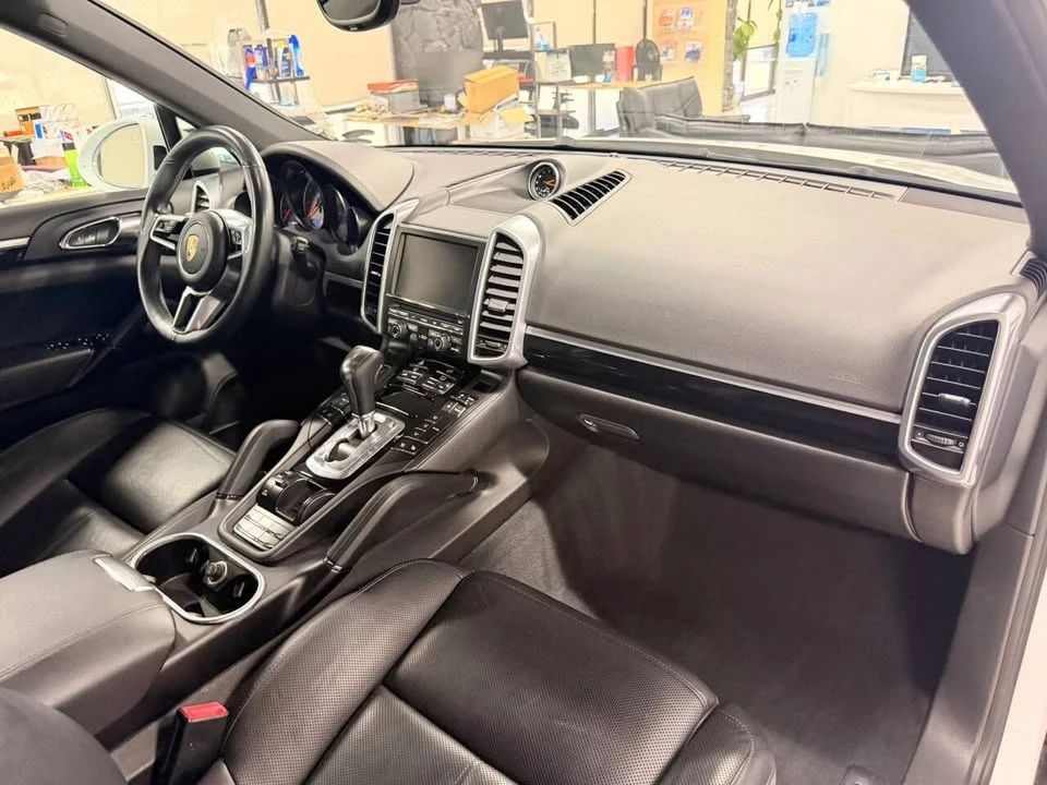 2016 Porsche 958 Cayenne - Image 16 of 20