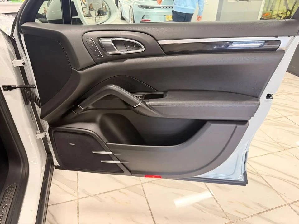 2016 Porsche 958 Cayenne - Image 17 of 20