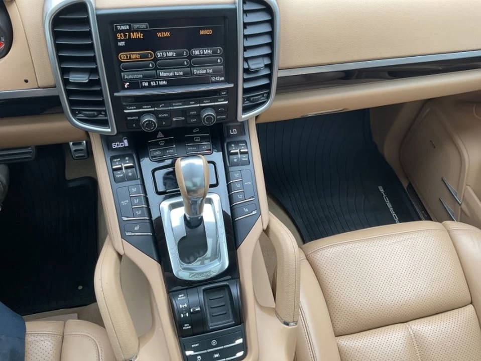 2016 Porsche 958 Cayenne - Image 11 of 20